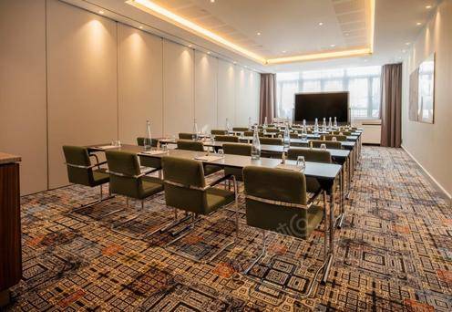 DoubleTree by Hilton Brussels City8